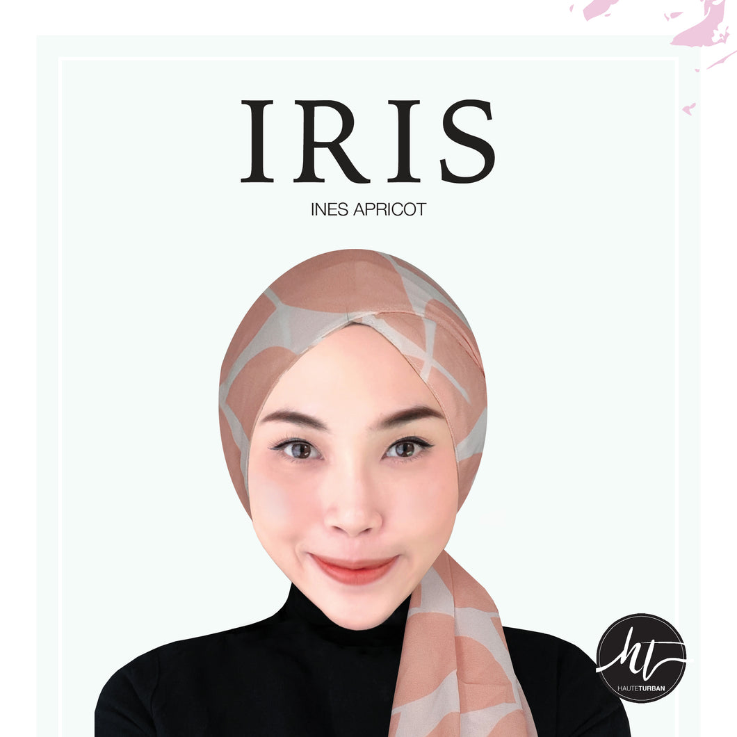 Iris: Ines Apricot