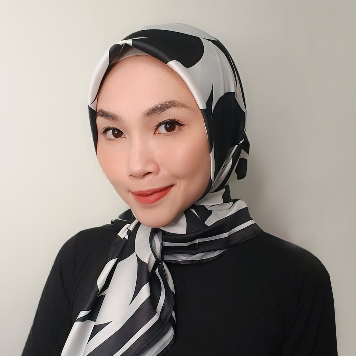 Bawal: Lili Black