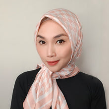 Load image into Gallery viewer, Bawal: Celine Apricot
